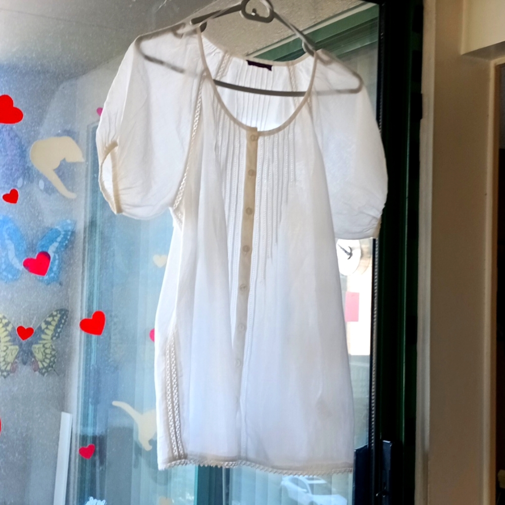 Dex Clothing. White 100% cotton shirt size XS